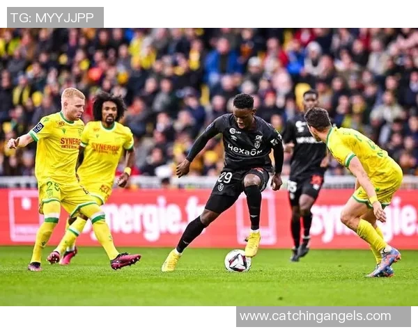 2018年崛起的足球新星们展现才华与潜力的精彩瞬间