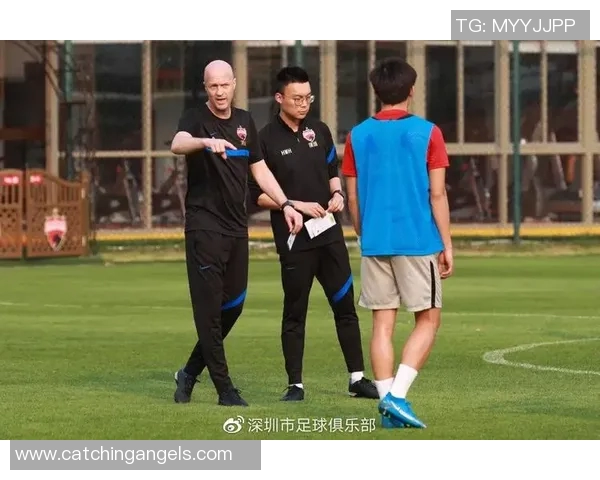 成都足球队在钻石联赛中的默契配合与战术执行分析 成都足球队在钻石联赛中的默契配合与战术执行分析