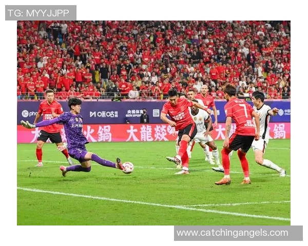 赛后分析:上海足球队与成都足球队球员个人能力对比与表现评估 赛后分析:上海足球队与成都足球队球员个人能力对比与表现评估