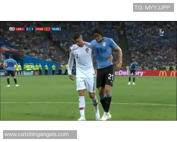 足球场上的微笑力量:那些戴假牙的明星球员故事 足球场上的微笑力量:那些戴假牙的明星球员故事