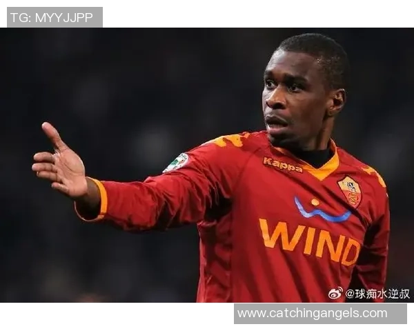 身板魁梧的足球明星如何在赛场上展现力量与技巧的完美结合 身板魁梧的足球明星如何在赛场上展现力量与技巧的完美结合